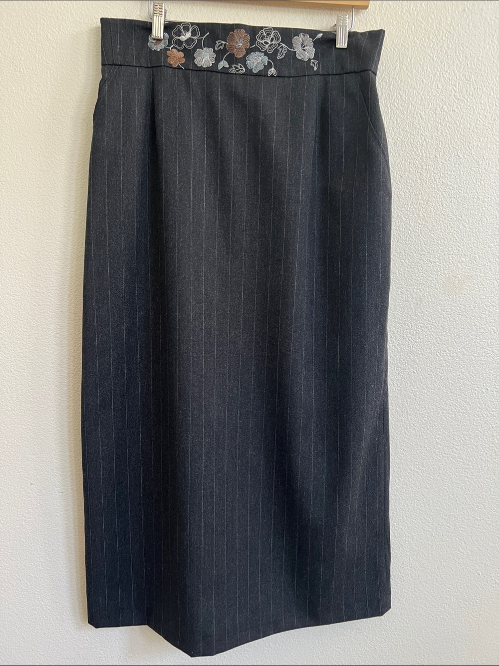 HARVE BENARD Wool Column Skirt Embroidered Floral Waist Grey/Pinstriped Size 14